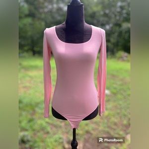⭐️$5 when bundled⭐️ FashionNova Pink Bodysuit